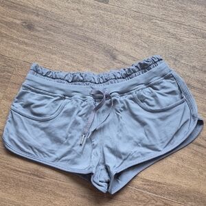 Lululemon Women's Gray Short Size 2